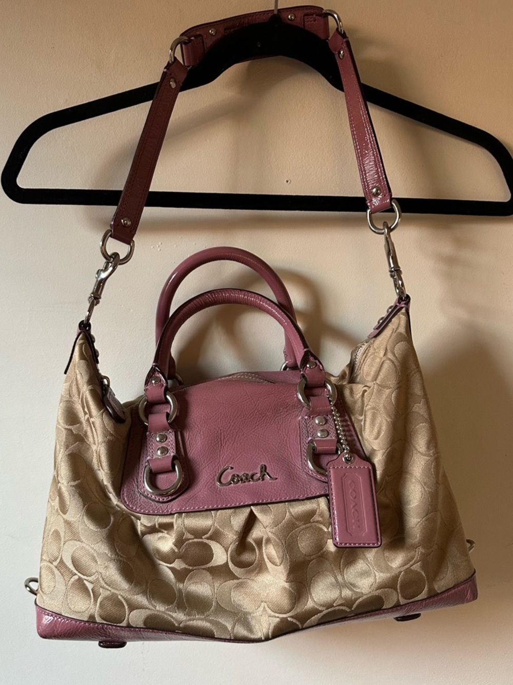 Coach Signature Ashley Shoulder Bag Tan Pink